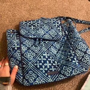 VERA BRADLEY OVER NIGHT BAG